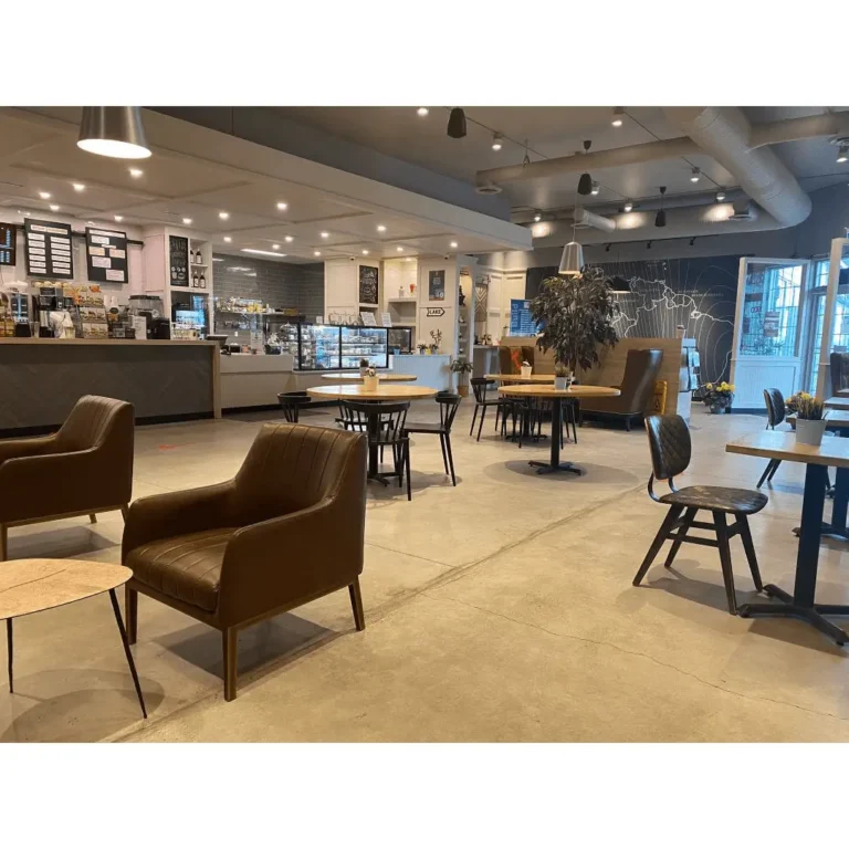 Lakeshore Cafe 3 768x768