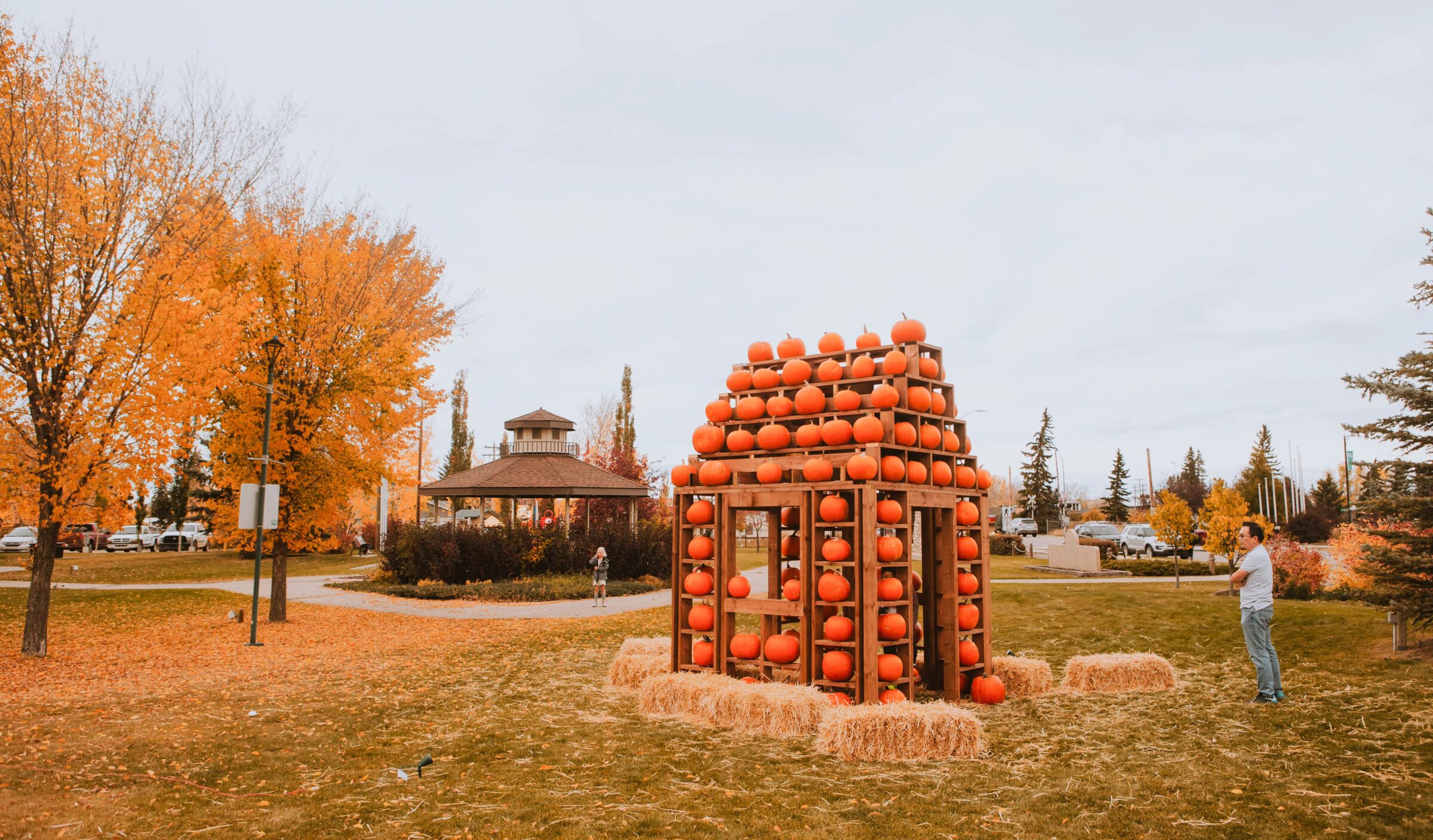 fall pumpkin house in sylvan lake